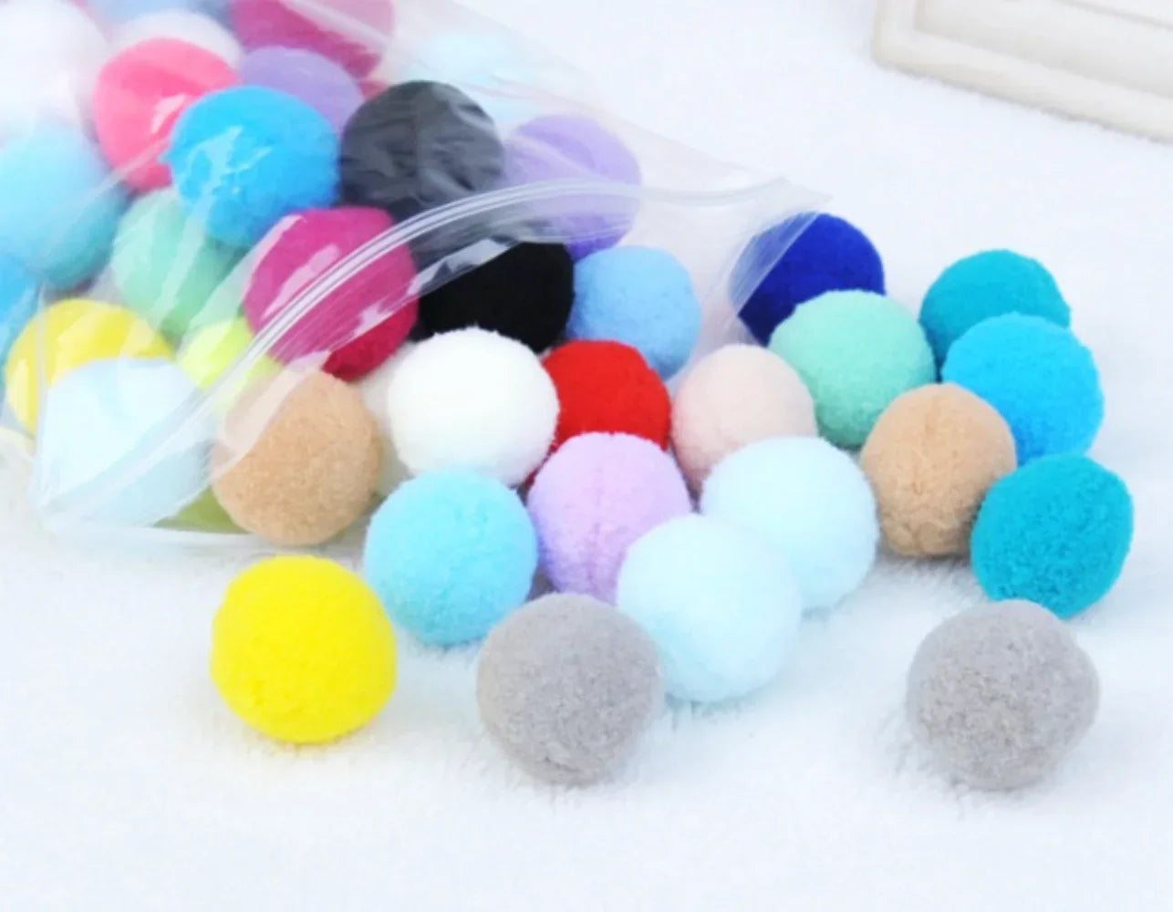 Delysia King 70pcs Plush Cat Toy Balls